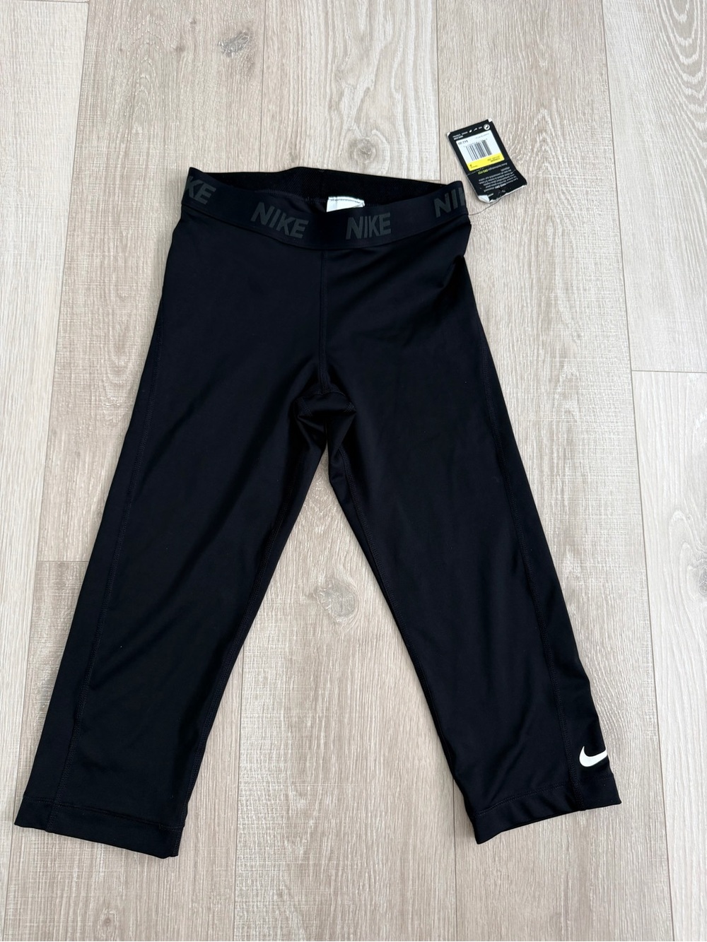 Nike Black Women’s Capri Athletic Leggings